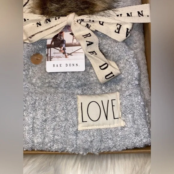 NEW Rae Dunn Love Hat & Scarf Set Gray - Picture 4 of 10